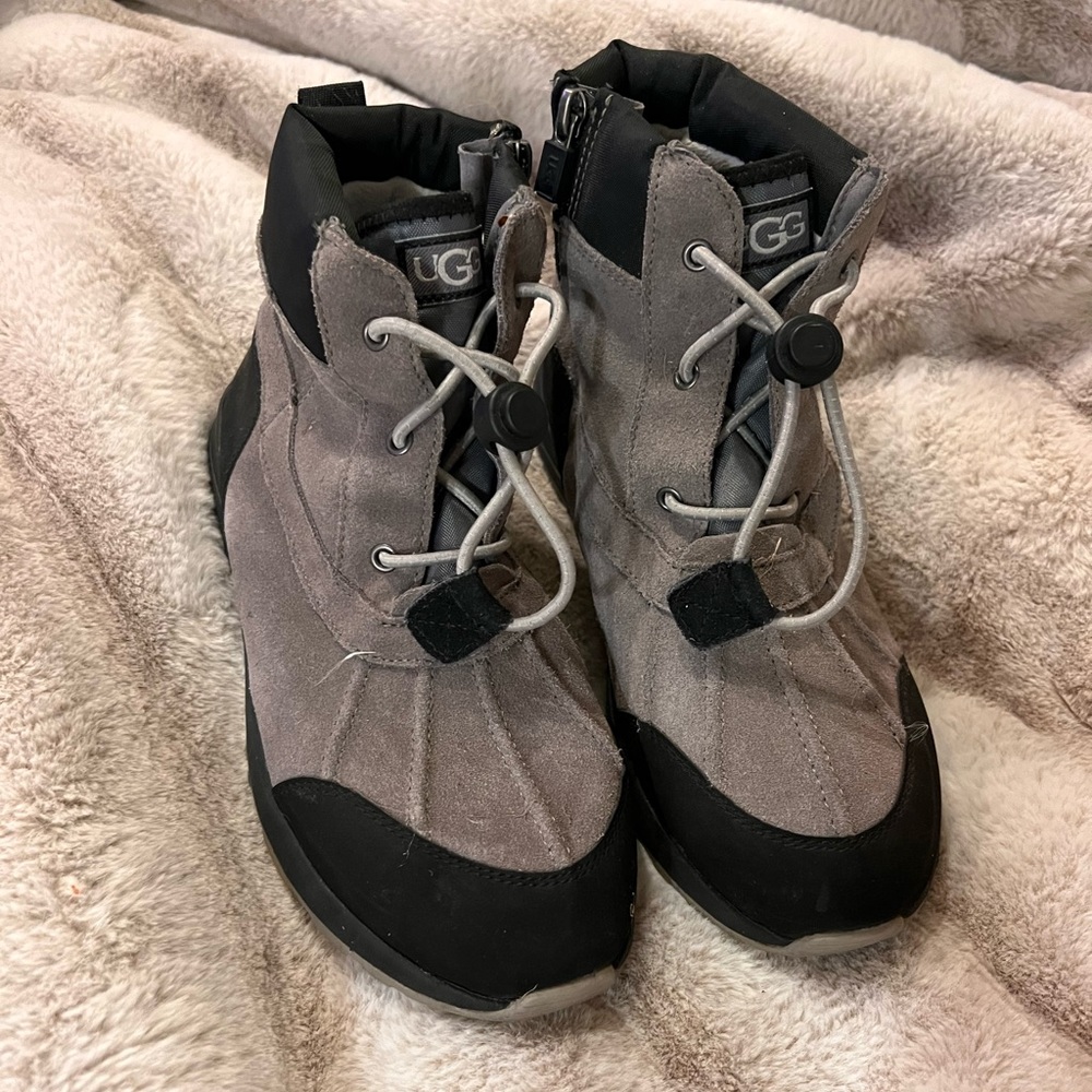 UGG snow boot Turlock waterproof boot kids youth